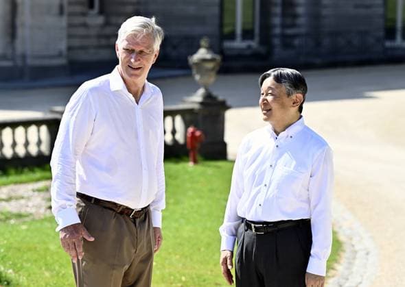 King Philippe - Filip of Belgium and Japanese Emperor Naruhito pictured at the farewell, at the end of an official state visit of the Japanese Emperor and Empress to Belgium, on Thursday 25 June 2026, at the Royal Castle in Laken Laeken, Brussels. The Emperor and Empress of Japan visit Belgium from June 20-25.  ERICxLALMAND 179221230