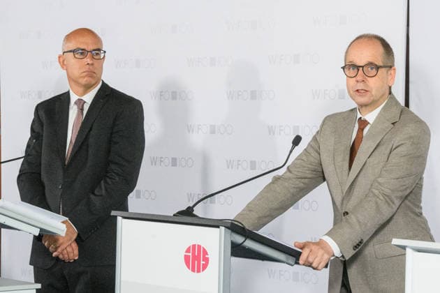 Â photonews.at - Wien, 25.06.2026. Pressekonferenz zur Sommerprognose 2026 und 2027 von WIFO und IHS. Vertreter des Österreichischen Instituts für Wirtschaftsforschung (WIFO) und des Instituts für Höhere Studien (IHS) präsentieren die aktuelle Konjunkturprognose für Österreich und geben einen Ausblick auf die wirtschaftliche Entwicklung in den Jahren 2026 und 2027. PHOTO: WIFO-Direktor Gabriel Felbermayr und IHS-Direktor Holger Bonin Press conference on the 2026 and 2027 Summer Economic Forecast by WIFO and IHS. Representatives of both institutes present their latest economic outlook for Austria. Konjunktur, Wirtschaft, Wirtschaftswachstum, Wirtschaftsprognose, Wirtschaftsausblick, Inflation, Arbeitsmarkt, Beschäftigung, Arbei 