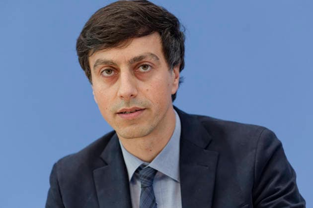 Gutachten bejaht AfD-Verfassungswidrigkeit 2026-06-25 Deutschland, Berlin Bundespressekonferenz: Die Gesellschaft für Freiheitsrechte (GFF) stellt ihr Rechtsgutachten zu einer möglichen Verfassungswidrigkeit der AfD vor. Im Bild: Dr. iur. Bijan Moini, Legal Director der GFF und Projektleiter des Gutachtens. *** Legal Opinion Affirms AfD’s Unconstitutionality June 25, 2026, Germany, Berlin, Federal Press Conference: The Society for Civil Liberties (GFF) presents its legal opinion on the possible unconstitutionality of the AfD. Pictured: Dr. iur. Bijan Moini, Legal Director of the GFF and project leader for the legal opinion