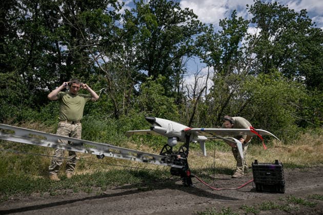 Aerial reconnaissance by Ukraine™s 148th Artillery Brigade in Oleksandrivka sector A technician launches a Ukrainian Raybird (ACS-3) UAV from a catapult during an aerial reconnaissance mission by soldiers of the 148th Separate Artillery Zhytomyr Brigade of the Ukrainian Airborne Forces in the Oleksandrivka sector, Dnipropetrovsk region, Ukraine, June 22, 2026., Credit:Dmytro Smolienko Ukrinform Avalon Ukraine, Dnipropetrovsk region  Copyright: xDmytroxSmolienkox xUkrinformx xAvalonx 1112407795