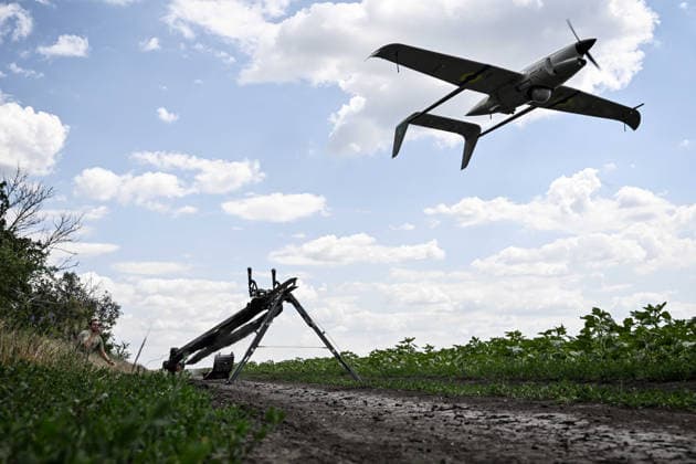 Aerial reconnaissance by Ukraine™s 148th Artillery Brigade in Oleksandrivka sector A technician launches a Ukrainian Raybird (ACS-3) UAV from a catapult during an aerial reconnaissance mission by soldiers of the 148th Separate Artillery Zhytomyr Brigade of the Ukrainian Airborne Forces in the Oleksandrivka sector, Dnipropetrovsk region, Ukraine, June 22, 2026., Credit:Dmytro Smolienko Ukrinform Avalon Ukraine, Dnipropetrovsk region  Copyright: xDmytroxSmolienkox xUkrinformx xAvalonx 1112407842