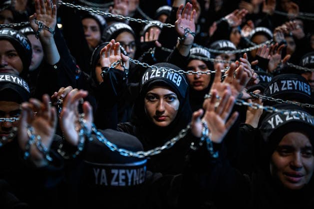 Hazrat Hussein commemorated with the Universal Ashura Mourning Ceremony in Istanbul ISTANBUL, TURKIYE - JUNE 25: People holding chains attend a commemoration ceremony of Hazrat Hussein, the grandson of the Prophet Muhammad, and his 71 companions who were martyred in Karbala on the 1,387th anniversary of their martyrdom during the Universal Ashura Mourning Ceremony at the Yahya Kemal Beyatli Performance Center in Istanbul, Turkiye, on June 25, 2026. Arif Hudaverdi Yaman Anadolu Istanbul Turkey. Editorial use only. Please get in touch for any other usage.  Copyright: x2026xAnadoluxArifxHudaverdixYamanx