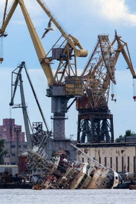 RUSSIA, ST PETERSBURG - JUNE 25, 2026: Salvage operations are underway for the Kapitan Ushakov tugboat at the Baltic Shipyard. The vessel partially sank on 8 August 2025, after listing to its starboard during construction work; no injuries reported. The damage was estimated by specialists from the North-Western Interregional Directorate of the Federal Service for Supervision of Natural Resources (Rosprirodnadzor) at 651 million rubles. Peter Kovalev TASS  94260508