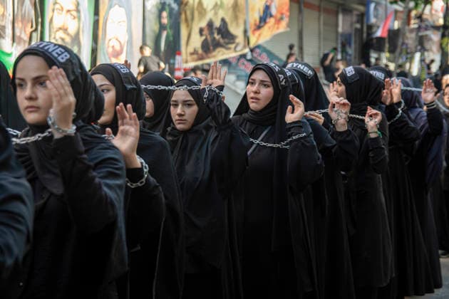 June 25, 2026, Istanbul, Istanbul, Turkey: Shi ite Muslims gather for Ashura commemorations at and around Zeynebiye Mosque in the Halkali neighborhood of Istanbul, Turkey. Thousands of members of the Ja fari community participated in mourning ceremonies marking the martyrdom of Imam Hussein and his companions at the Battle of Karbala. The event included prayers, elegies, religious rituals, and processions commemorating one of the most significant observances in the Islamic calendar. Istanbul Turkey - ZUMAt171 20260625_zip_t171_001 Copyright: xAbdullahxTepelix