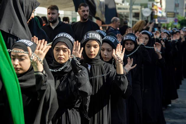 June 25, 2026, Istanbul, Istanbul, Turkey: Shi ite Muslims gather for Ashura commemorations at and around Zeynebiye Mosque in the Halkali neighborhood of Istanbul, Turkey. Thousands of members of the Ja fari community participated in mourning ceremonies marking the martyrdom of Imam Hussein and his companions at the Battle of Karbala. The event included prayers, elegies, religious rituals, and processions commemorating one of the most significant observances in the Islamic calendar. Istanbul Turkey  - ZUMAt171 20260625_zip_t171_016 Copyright: xAbdullahxTepelix