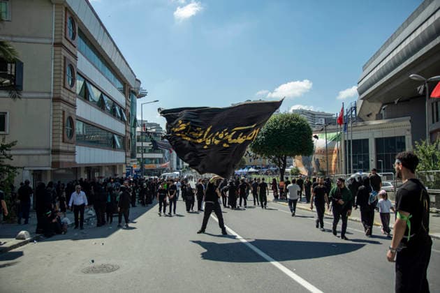 June 25, 2026, Istanbul, Istanbul, Turkey: Shi ite Muslims gather for Ashura commemorations at and around Zeynebiye Mosque in the Halkali neighborhood of Istanbul, Turkey. Thousands of members of the Ja fari community participated in mourning ceremonies marking the martyrdom of Imam Hussein and his companions at the Battle of Karbala. The event included prayers, elegies, religious rituals, and processions commemorating one of the most significant observances in the Islamic calendar. Istanbul Turkey - ZUMAt171 20260625_zip_t171_031 Copyright: xAbdullahxTepelix