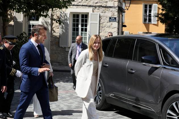 MACRON MELONI ANTIBES PHOTOPQR NICE MATIN Patrice Lapoirie Antibes June 25, 2026 The President of the Republic was welcomed by the mayor ofAntibes, Jean Leonetti. Emmanuel Macron awaits Italian Prime Minister Giorgia Meloni for a private tour of the Picasso Museum lasting a few dozen minutes before heading to Villa Eilenroc, where the 36th Franco-Italian summit is being held. Antibes, France, June 25, 2026 – French President Emmanuel Macron welcomes Italian Prime Minister Giorgia Meloni to Antibes for a Franco-Italian summit aimed at strengthening cooperation in defense, space, energy, infrastructure, and key European affairs Antibes, France  Copyright: xPHOTOPQR NICExMATIN MAXPPPxPatricexLapoiriex 20260625NIM1035 20260625NIM1035