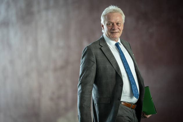 Ankunft im Kanzleramt - Alois Rainer, Bundeslandwirtschaftsminister;Beratung mit den Regierungschefs der Länder - Ministerpräsidentenkonferenz - MPK, Berlin Berlin Deutschland Bundeskanzleramt *** Arrival at the Chancellery: Alois Rainer, Federal Minister of Agriculture; Consultations with the heads of state of the federal states; Conference of Minister Presidents (MPK), Berlin, Berlin, Germany, Federal Chancellery