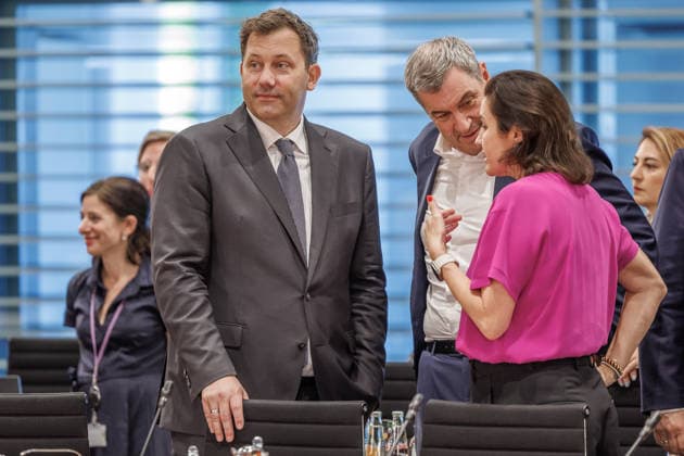 Auftaktbilder zu Beginn der Beratung mit den Regierungschefinnen und Regierungschefs der Länder im Bundeskanzleramt in Berlin am 25.06.2026. Bundesminister der Finanzen Lars Klingbeil (SPD), Markus Söder (CSU), Bundesministerin für Forschung, Technologie und Raumfahrt Dorothee Bär (CSU). Berlin Berlin Deutschland Kanzleramt *** Opening photos from the start of the meeting with the heads of state and government of the federal states at the Federal Chancellery in Berlin on June 25, 2026: Federal Minister of Finance Lars Klingbeil (SPD), Markus Söder (CSU), Federal Minister of Research, Technology, and Space Dorothee Bär (CSU), Berlin, Berlin, Germany, Federal Chancellery
