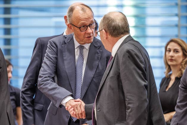 Auftaktbilder zu Beginn der Beratung mit den Regierungschefinnen und Regierungschefs der Länder im Bundeskanzleramt in Berlin am 25.06.2026. Bundeskanzler Friedrich Merz (CDU). Berlin Berlin Deutschland Kanzleramt *** Opening shots at the start of the meeting with the heads of state and government of the federal states at the Federal Chancellery in Berlin on June 25, 2026. Federal Chancellor Friedrich Merz, CDU, Berlin, Berlin, Germany, Federal Chancellery