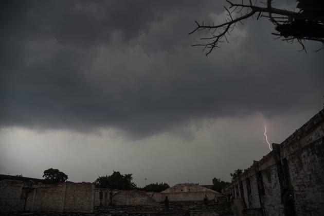 Lightning flashes as dark clouds loom over the site where the shed of an under-construction warehouse collapsed in Taratala Kolkata, Jun 25 (ANI): Lightning flashes as dark clouds loom over the site where the shed of an under-construction warehouse collapsed in Taratala, in Kolkata on Thursday. Kolkata West Bengal India Copyright: xANIx ANI_20260625104