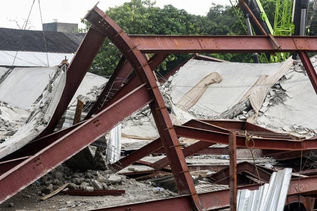 A view of the site where the shed of an under-construction warehouse collapsed in Taratala Kolkata, Jun 25 (ANI): A view of the site where the shed of an under-construction warehouse collapsed in Taratala, in Kolkata on Thursday. Kolkata West Bengal India Copyright: xANIx ANI_20260625116