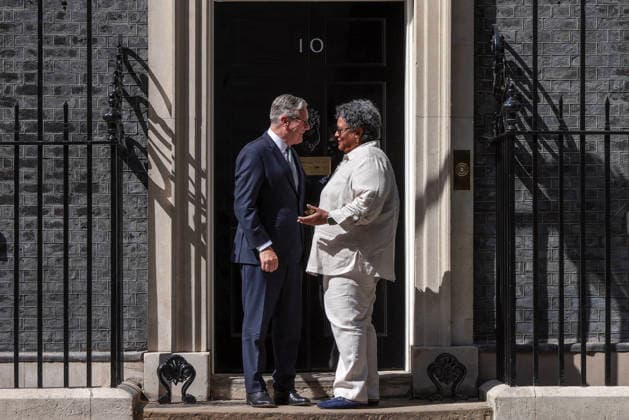 . 25 06 2026. London, United Kingdom. Keir Starmer Welcomes Mia Mottley to No.10.. UK Prime Minister Keir Starmer welcomes the Prime Minister of Barbados, Mia Mottley, to Downing Street.  xMartynxWheatleyx xi-Imagesx IIM-26858-0012