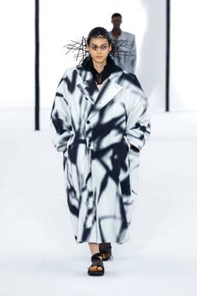 Issey Miyake Ready-to-Wear Men’s Spring Summer 2027 Fashion Show during Paris Fashion Week at the Césure Cultural Center in Paris, France, on June 24, 2026 Bestimage Runway during the Issey Miyake Men’s Spring Summer 2027 fashion show as part of Paris Fashion Week on June 24, 2026 in Paris, France Paris France  Copyright: xAgencex xBestimagexAgencex xBestimagex