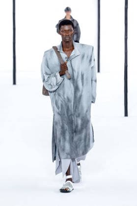 Issey Miyake Ready-to-Wear Men’s Spring Summer 2027 Fashion Show during Paris Fashion Week at the Césure Cultural Center in Paris, France, on June 24, 2026 Bestimage Runway during the Issey Miyake Men’s Spring Summer 2027 fashion show as part of Paris Fashion Week on June 24, 2026 in Paris, France Paris France  Copyright: xAgencex xBestimagexAgencex xBestimagex