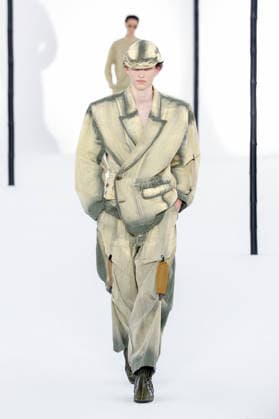 Issey Miyake Ready-to-Wear Men’s Spring Summer 2027 Fashion Show during Paris Fashion Week at the Césure Cultural Center in Paris, France, on June 24, 2026 Bestimage Runway during the Issey Miyake Men’s Spring Summer 2027 fashion show as part of Paris Fashion Week on June 24, 2026 in Paris, France Paris France  Copyright: xAgencex xBestimagexAgencex xBestimagex