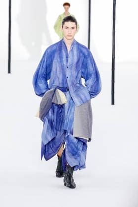 Issey Miyake Ready-to-Wear Men’s Spring Summer 2027 Fashion Show during Paris Fashion Week at the Césure Cultural Center in Paris, France, on June 24, 2026 Bestimage Runway during the Issey Miyake Men’s Spring Summer 2027 fashion show as part of Paris Fashion Week on June 24, 2026 in Paris, France Paris France  Copyright: xAgencex xBestimagexAgencex xBestimagex