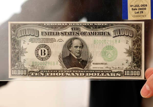 A reserve note for 10,000 dollars is on display at a press review for the free American History Exhibition at Christie s on Thursday, June 25, 2026 in New York City. Christie s New York at 20 Rockefeller Plaza is offering a free, public exhibition of extremely rare items from American history from June 25 until June 30, right before the nation s 250 birthday.  NYP20260625120 JOHNxANGELILLO