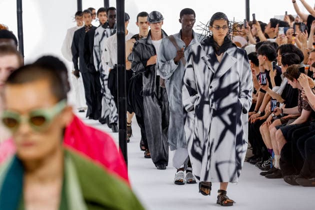 Issey Miyake Ready-to-Wear Men’s Spring Summer 2027 Fashion Show during Paris Fashion Week at the Césure Cultural Center in Paris, France, on June 24, 2026 Bestimage Runway during the Issey Miyake Men’s Spring Summer 2027 fashion show as part of Paris Fashion Week on June 24, 2026 in Paris, France Paris France  Copyright: xAgencex xBestimagexAgencex xBestimagex