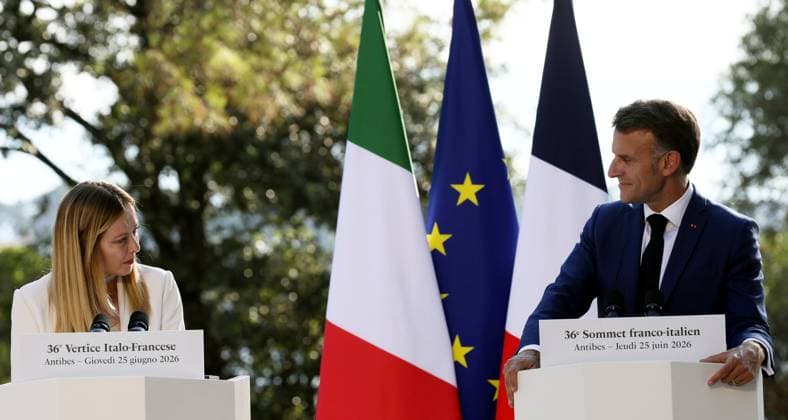 Franco-Italian Summit in Antibes PHOTOPQR NICE MATIN Patrice Lapoirie Antibes June 25, 2026 Antibes Emmanuel Macron welcomes Giorgia Meloni for a Franco-Italian summit June 25, 2026 Antibes Emmanuel Macron and Giorgia Meloni attend a Franco-Italian summit in Antibes, Antibes, France  Copyright: xPHOTOPQR NICExMATIN MAXPPPxPatricexLapoiriex 20260625NIM1808 20260625NIM1808