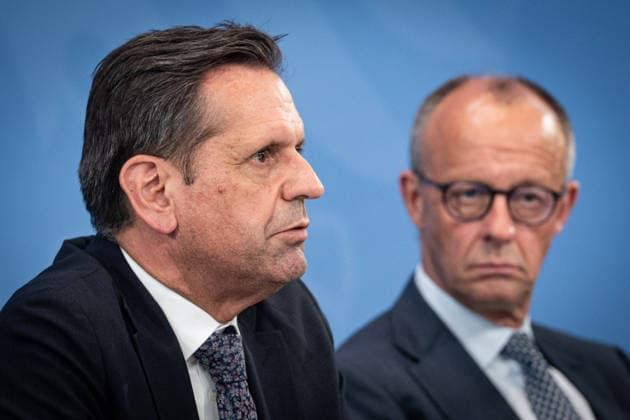 Berlin, Pressekonferenz von Bundeskanzler Merz, Ministerpräsident Schnieder sowie Ministerpräsident Lies im Anschluss an die Beratung mit den Regierungschefinnen und Regierungschefs der Länder (MPK) Bundeskanzler Friedrich Merz (CDU), Olaf Lies (Ministerpräsident von Niedersachsen, SPD) und Gordon Schnieder (Ministerpräsident Rheinland-Pfalz, CDU) geben am 25.06.2026 eine gemeinsame Pressekonferenz im Anschluss an die Beratung mit den Regierungschefinnen und Regierungschefs der Länder (MPK) im Bundeskanzleramt in Berlin. Berlin Bundeskanzleramt Berlin Deutschland *** Berlin, press conference by Federal Chancellor Merz, Minister President Schnieder, and Minister President Lies following consultations with the heads of government of the