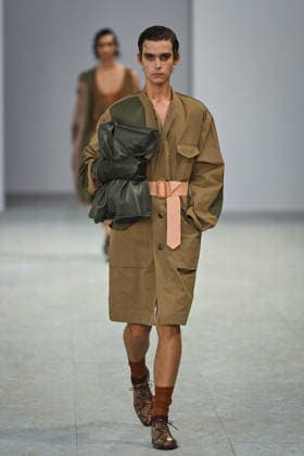 PFW - Dries Von Noten Runway in Paris FA A model walks the runway the Spring Summer 2027 collection by Belgian fashion designer Julian Klausner for Dries Von Noten during the Paris Fashion Week, on June 25, 2026. Photo by Firas Abdullah ABACAPRESS.COM Paris Ile-de-France France  Copyright: xAbdullahxFiras ABACAx