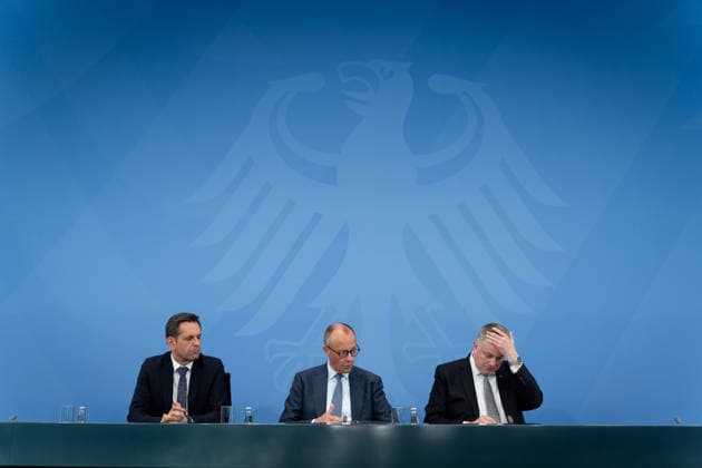 Sitzung, MPK, Berlin MPK, Berlin, Regierungschefinnen und Regierungschefs der Länder, Kanzleramt, Bundeskanzler, Friedrich Merz, Ministerpräsident, Olaf Lies, Gordon Schnieder Berlin Berlin GER *** Meeting, MPK, Berlin MPK, Berlin, Heads of State and Government of the federal states, Office of the Chancellor, Federal Chancellor, Friedrich Merz, Minister-President, Olaf Lies, Gordon Schnieder Berlin Berlin GER