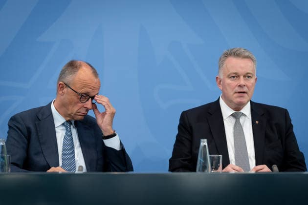 Sitzung, MPK, Berlin MPK, Berlin, Regierungschefinnen und Regierungschefs der Länder, Kanzleramt, Bundeskanzler, Friedrich Merz, Ministerpräsident, Gordon Schnieder Berlin Berlin GER *** Meeting, MPK, Berlin MPK, Berlin, Heads of State and Government of the federal states, Chancellor s Office, Federal Chancellor, Friedrich Merz, Minister-President, Gordon Schnieder Berlin Berlin GER