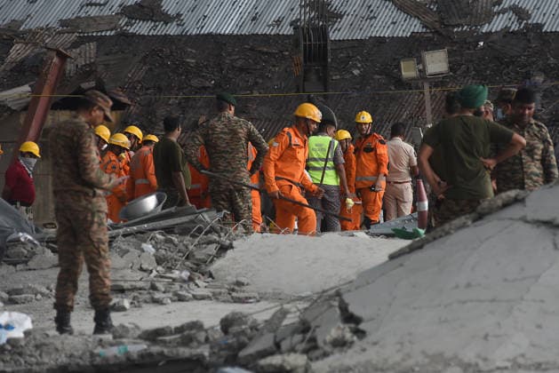Under Construction Warehouse Collapsed In Kolkata NDRF and Army rescue personnel continue search and rescue operations for survivors and victims from the collapsed warehouse in Kolkata, India, on June 25, 2026. Kolkata India  Copyright: xDebajyotixChakrabortyx originalFilename: chakraborty-notitle260625_np6uc.jpg