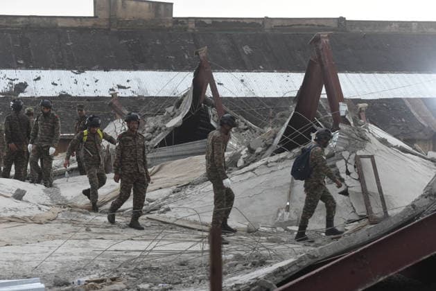 Under Construction Warehouse Collapsed In Kolkata Army rescue personnel continue search and rescue operations for survivors and victims from the collapsed warehouse in Kolkata, India, on June 25, 2026. Kolkata India  Copyright: xDebajyotixChakrabortyx originalFilename: chakraborty-notitle260625_npIk8.jpg