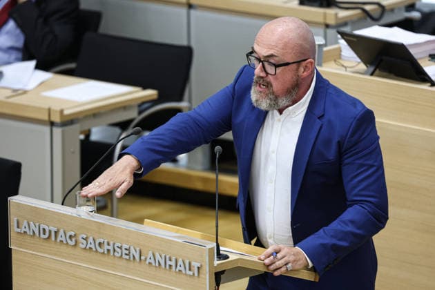Dr. Hans Thomas Tillschneider (AfD) - Landtagssitzung im Landtag von Sachsen Anhalt in Magdeburg *** Dr. Hans Thomas Tillschneider, AfD, State Parliament Session at the State Parliament of Saxony-Anhalt in Magdeburg