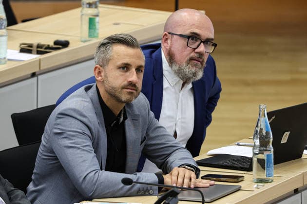 Fraktionsvorsitzender Ulrich Siegmund (AfD, Sachsen Anhalt) und Dr. Hans Thomas Tillschneider (AfD) - Landtagssitzung im Landtag von Sachsen Anhalt in Magdeburg *** Ulrich Siegmund, AfD Caucus Chair, Saxony-Anhalt, and Dr. Hans Thomas Tillschneider, AfD, at a state legislative session in the Saxony-Anhalt State Parliament in Magdeburg