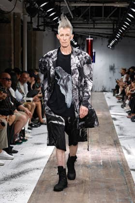 (260625) -- PARIS, June 25, 2026 -- A model presents a creation from the menswear Spring Summer 2027 collections by Yohji Yamamoto during the Men Paris Fashion Week, in Paris, France, on June 25, 2026. ( Handout via Xinhua) FRANCE-PARIS-MEN FASHION WEEK-YOHJI YAMAMOTO MeetEurope 