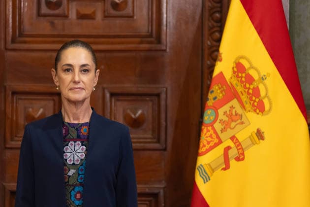 June 25, 2026, Mexico City, Mexico: Mexican President CLAUDIA SHEINBAUM PARDO welcomed KING FELIPE VI of Spain to the National Palace during the monarchs first official visit to Mexico in more than seven years and his first meeting with the current federal administration. The private meeting took place before the King traveled to Guadalajara to attend the 2026 FIFA World Cup match between Spain and Uruguay. Mexico City Mexico - ZUMAl178 20260625_znp_l178_006 Copyright: xCristianxLeyvax