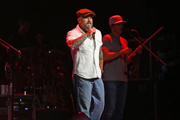 Zac Brown performing at British Airways ARC in London LONDON, ENGLAND - JUNE 25: Zac Brown performing at British Airways ARC, Olympia on June 25, 2026 in London, England CAP MAR MAR Great Britain UK Copyright: xMartinxHarris CapitalxPicturesx