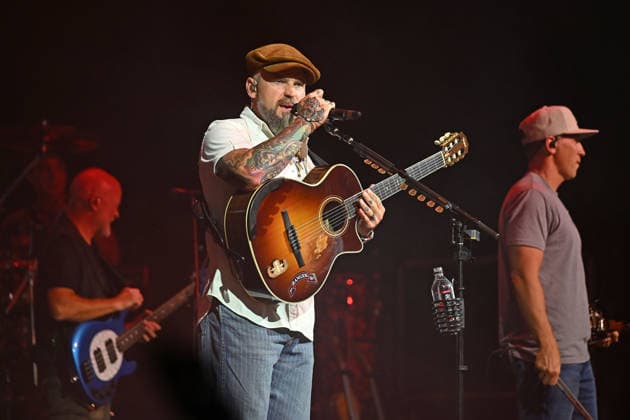 Zac Brown performing at British Airways ARC in London LONDON, ENGLAND - JUNE 25: Zac Brown performing at British Airways ARC, Olympia on June 25, 2026 in London, England CAP MAR MAR Great Britain UK Copyright: xMartinxHarris CapitalxPicturesx