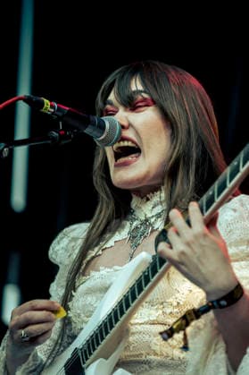 Calva Louise live at Copenhell 2026 Copenhagen, Denmark. 25th, June 2026. The rock band Calva Louise performs a live concert during the Danish heavy metal festival Copenhell 2026 in Copenhagen. Here vocalist and guitarist Jess Allanic is seen live on stage. Denmark, Copenhagen  Copyright: xGonzalesxPhoto MathiasxBakxLarsenx