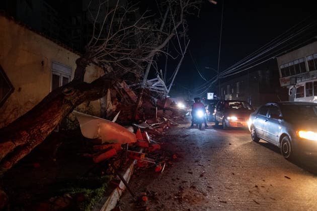 Death toll from Venezuela earthquakes rises to 235 LA GUAIRA, VENEZUELA - JUNE 26:Rescue teams continue searching the rubble of collapsed buildings for survivors following the devastating earthquake in Caraballeda, La Guaira, Venezula on June 26, 2026. The death toll in the back-to-back earthquakes that devastated Venezuela’s northern coast on Wednesday has risen to 235, with more than 4,300 others injured, Health Minister Carlos Alvarado confirmed Thursday. Diko Betancourt Anadolu La Guaira Venezuela. Editorial use only. Please get in touch for any other usage.  Copyright: x2026xAnadoluxDikoxBetancourtx
