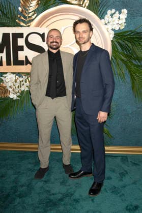 Aaron May und David Ridley bei der Weltpremiere des Netflix-Films Enola Holmes 3 im Plaza Hotel. New York, 25.06.2026 *** Aaron May and David Ridley at the world premiere of the Netflix film *Enola Holmes 3* at the Plaza Hotel in New York, June 25, 2026 Foto:xJ.xShorex xFuturexImagex holmes_6602