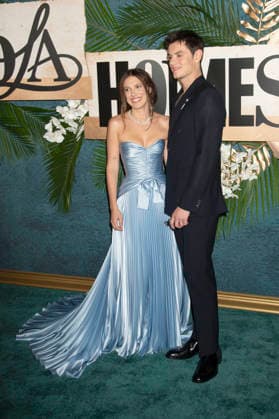 Millie Bobby Brown und Louis Partridge bei der Weltpremiere des Netflix-Films Enola Holmes 3 im Plaza Hotel. New York, 25.06.2026 *** Millie Bobby Brown and Louis Partridge at the world premiere of the Netflix film *Enola Holmes 3* at the Plaza Hotel in New York, June 25, 2026 Foto:xJ.xShorex xFuturexImagex holmes_6636