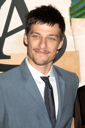 Jake Bongiovi bei der Weltpremiere des Netflix-Films Enola Holmes 3 im Plaza Hotel. New York, 25.06.2026 *** Jake Bongiovi at the world premiere of the Netflix film *Enola Holmes 3* at the Plaza Hotel in New York, June 25, 2026 Foto:xJ.xShorex xFuturexImagex holmes_6659