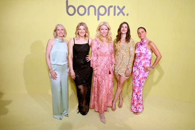 Carolin Klar, Nina Bott, Charlotte Karlinder, Janina Lin Otto und Julia Röntgen bei der Jubiläumsparty 40 Jahre bonprix im Curio Haus. Hamburg, 25.06.2026 *** Carolin Klar, Nina Bott, Charlotte Karlinder, Janina Lin Otto, and Julia Röntgen at the 40th-anniversary party for bonprix at the Curio Haus in Hamburg, June 25, 2026 Foto:xgbrcix xFuturexImagex bonprix_6601