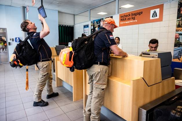 EINDHOVEN - A Dutch rescue team is departing from Eindhoven Air Base for Venezuela to provide aid following the earthquakes that struck the country. The Urban Search and Rescue team is heading there with 65 rescue workers, eight dogs, and equipment. ROB ENGELAAR ANP netherlands out - belgium out  Copyright: xx x562041127x originalFilename: 562041127.jpg