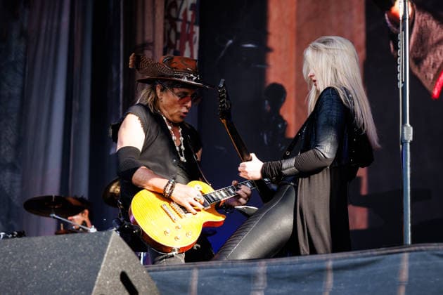 Alice Cooper live at Tons of Rock 2026 Oslo, Norway. 25th, June 2026. The American singer Alice Cooper performs a live concert during the Norwegian music festival Tons of Rock 2026 in Oslo. Here live band members and guitarists Ryan Roxie (L) and Anna Cara (R) is seen live on stage. Norway, Oslo  Copyright: xGonzalesxPhoto KetilxMartinsenx