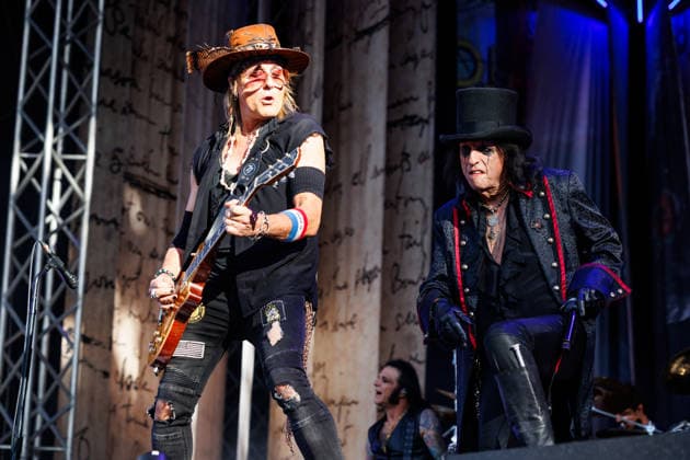 Alice Cooper live at Tons of Rock 2026 Oslo, Norway. 25th, June 2026. The American singer Alice Cooper performs a live concert during the Norwegian music festival Tons of Rock 2026 in Oslo. Here Alice Cooper is seen live on stage with guitarist Ryan Roxie is seen live on stage. Norway, Oslo  Copyright: xGonzalesxPhoto KetilxMartinsenx