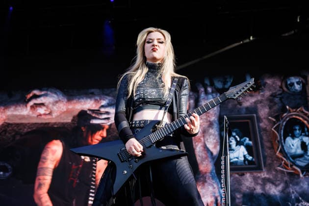 Alice Cooper live at Tons of Rock 2026 Oslo, Norway. 25th, June 2026. The American singer Alice Cooper performs a live concert during the Norwegian music festival Tons of Rock 2026 in Oslo. Here live band member and guitarist Anna Cara is seen live on stage. Norway, Oslo  Copyright: xGonzalesxPhoto KetilxMartinsenx
