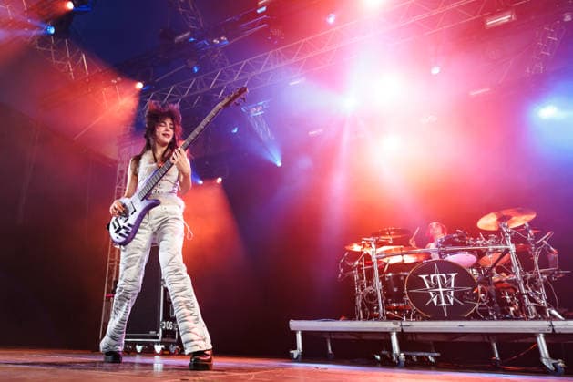 The Warning live at Tons of Rock 2026 Oslo, Norway. 25th, June 2026. The Mexican hard rock band The Warning performs a live concert during the Norwegian music festival Tons of Rock 2026 in Oslo. Here bass player and singer Alejandra Villarreal is seen live on stage. Norway, Oslo  Copyright: xGonzalesxPhoto KetilxMartinsenx