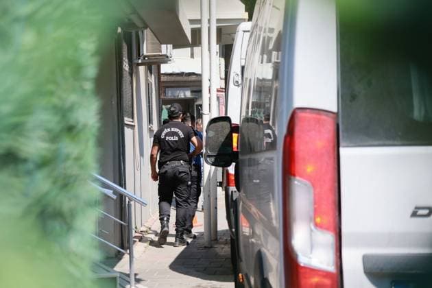 Raids Target Opposition-Run Municipalities in Izmir, Turkiye IZMIR, TURKIYE JUNE 26, 2026: The mayors and officials of Seferihisar and Balcova, two district municipalities in Izmir, were taken into custody early this morning raids and transported to YeÅüilyurt Police Station in the KarabaÄülar district, Turkiye, on June 26, 2026. Authorities said detention procedures for 25 suspects were ongoing, with interrogations scheduled to begin today. Ä°zmir Türkiye Copyright: x xTurgayxKÄ±lÄ±cx xJNAxPressx