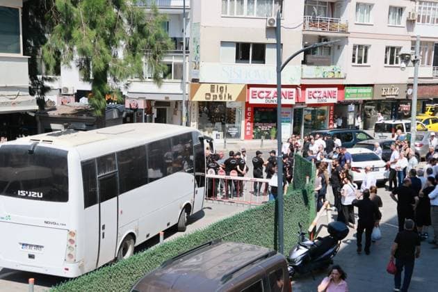 Raids Target Opposition-Run Municipalities in Izmir, Turkiye IZMIR, TURKIYE JUNE 26, 2026: The mayors and officials of Seferihisar and Balcova, two district municipalities in Izmir, were taken into custody early this morning raids and transported to YeÅüilyurt Police Station in the KarabaÄülar district, Turkiye, on June 26, 2026. Authorities said detention procedures for 25 suspects were ongoing, with interrogations scheduled to begin today. Ä°zmir Türkiye Copyright: x xTurgayxKÄ±lÄ±cx xJNAxPressx