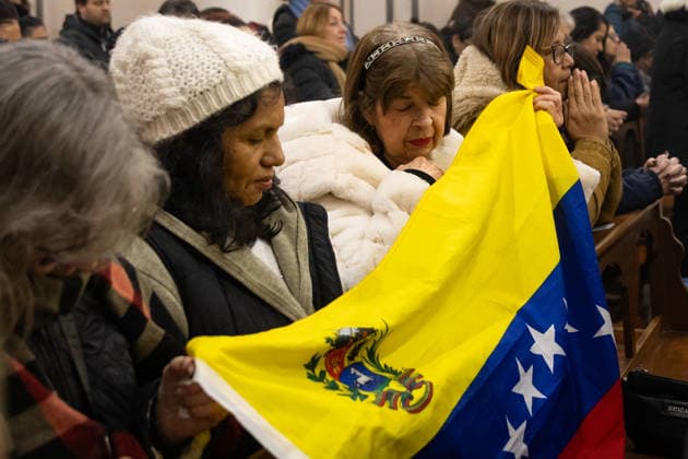 June 26, 2026, Buenos Aires, Buenos Aires, Argentina: Members of the Venezuelan community in Argentina attend a Mass to pray for the victims of the earthquake. Buenos Aires Argentina - ZUMAp265 20260626_zip_p265_003 Copyright: xDelfinaxCorberaxPix